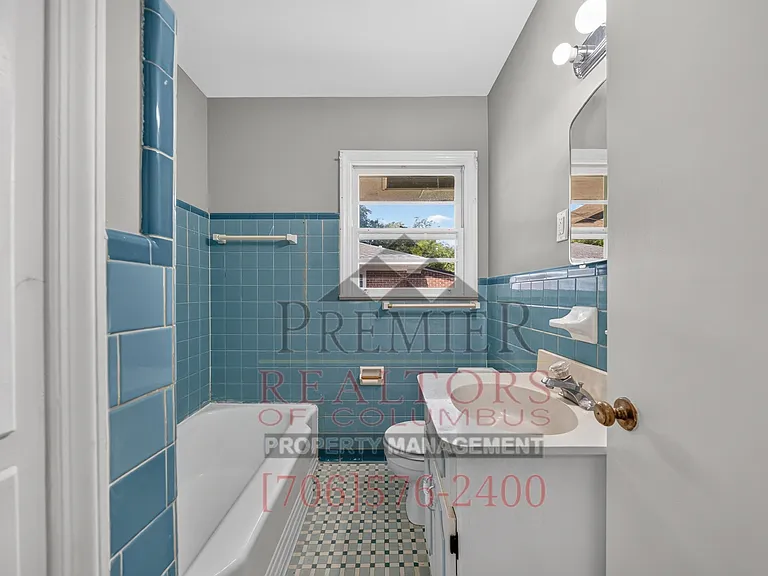 1819 Rosemary Ln — Photo 16