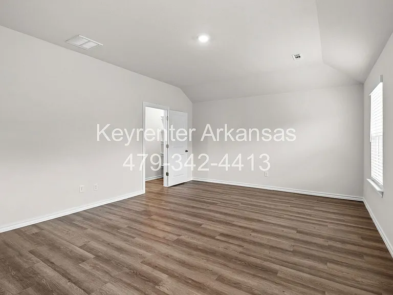 1324 Chavis St — Photo 15