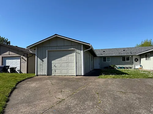 668 W Quinalt St Photo 1