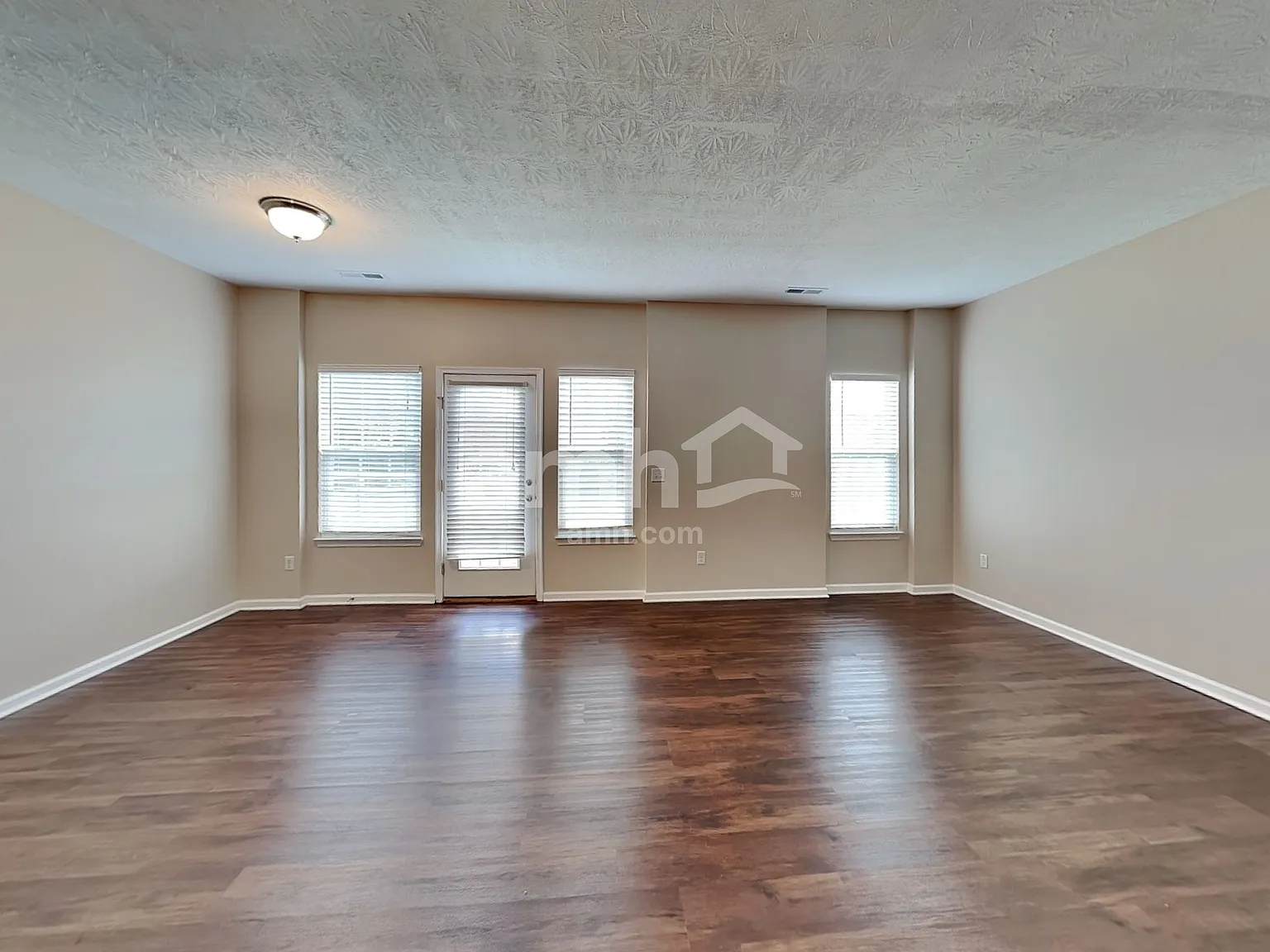 3 bed, 2.5 bath, 1668 sqft, $2,245 — Photo 4