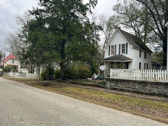 2nd image of 200 Iowa Ave