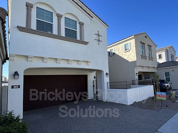 3rd image of 265 E Balsam Dr
