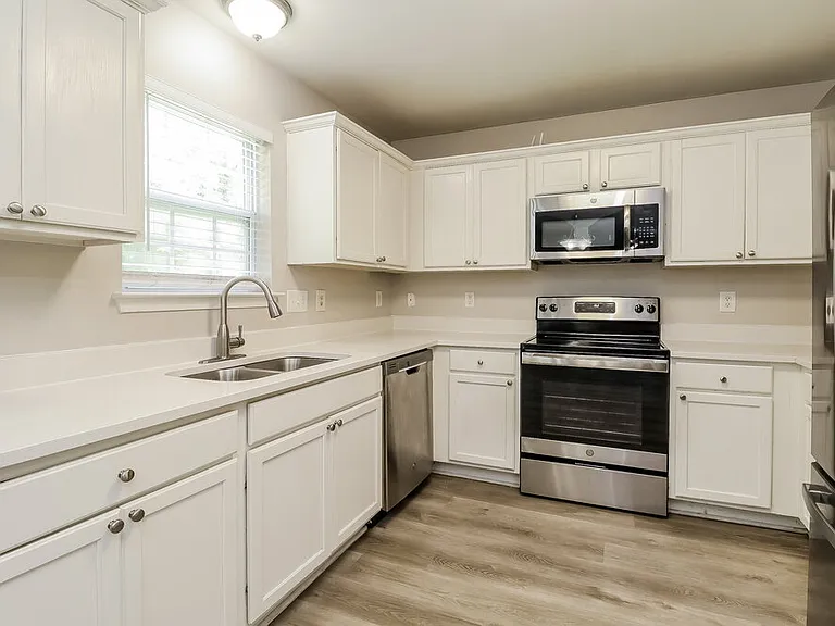 1215 Ben Livingston Rd — Photo 9