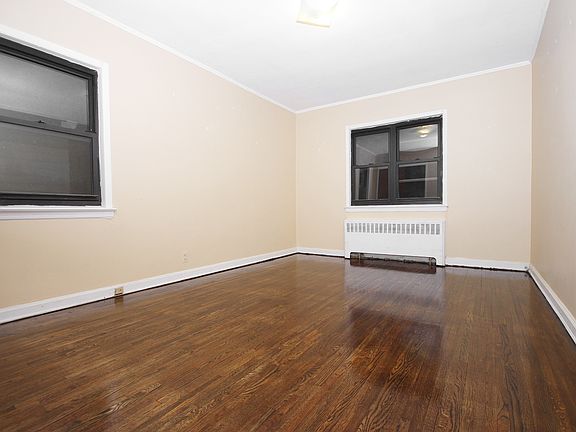 3rd image of 2584 38th St