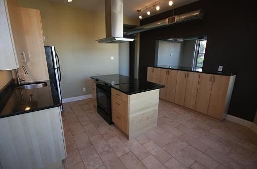 Eat-In Kitchen with granite counter tops, stainless applianc
