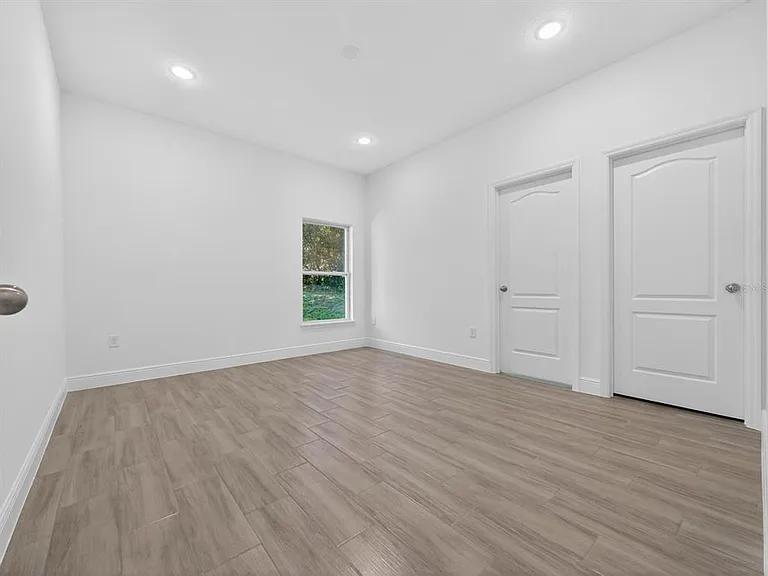 922 N Fairbairn Dr — Photo 20