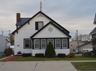 303 S Main St, Garnavillo, IA 52049