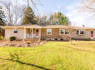 13536 Cleveland Ave, Buchanan, MI 49107