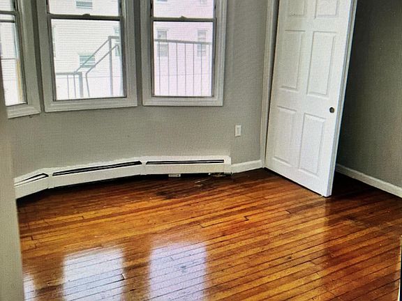 2nd image of 237 Rhode Island Ave #2R