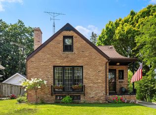 1016 N 16th St, Manitowoc, WI 54220