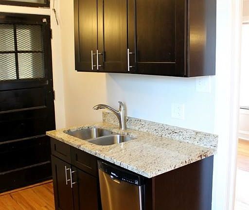 4th image of 2100 W Ainslie St #21121S