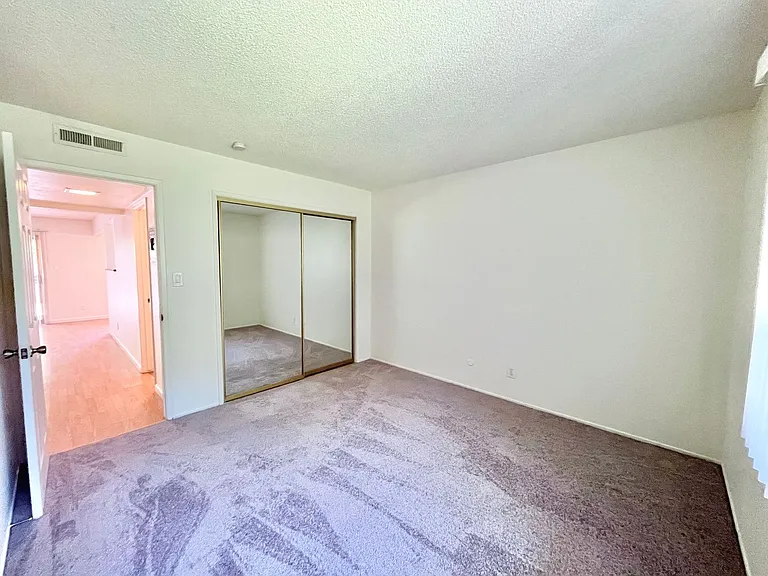 541 - 551 Morse Ave - Laurelwood — Photo 9