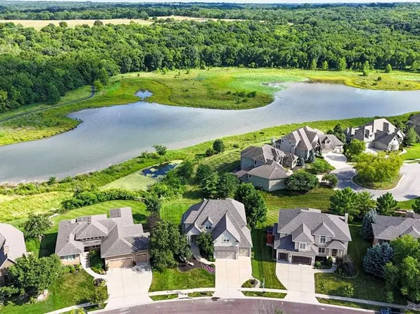 5203 W 166th Ter, Overland Park, KS 66224