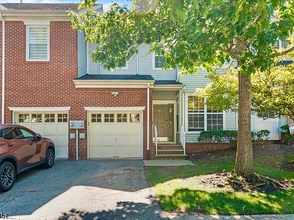 2nd image of 111 Cardigan Ct