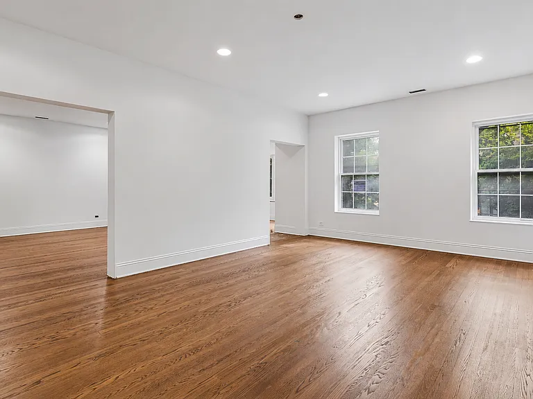 6914 N Sheridan Rd #2 — Photo 3