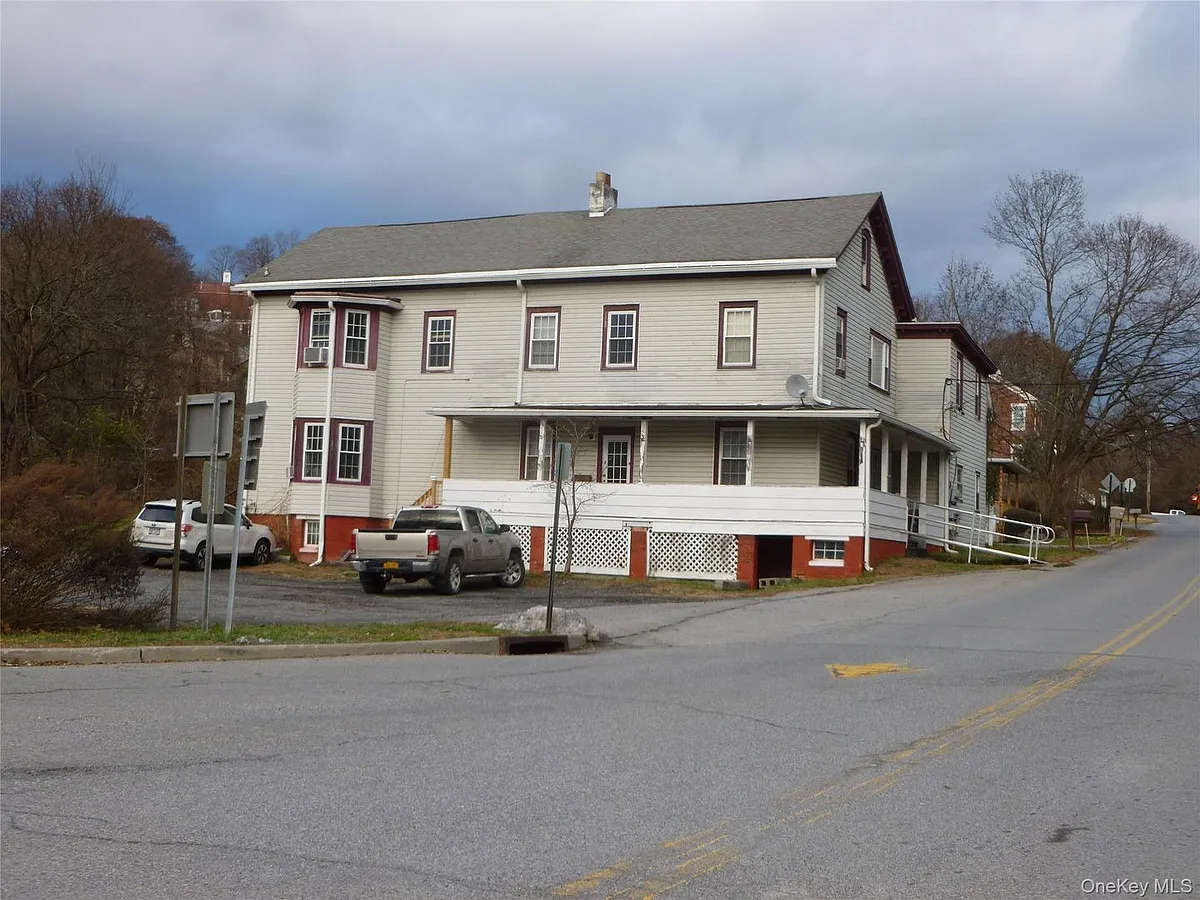 Building Photo - 19 Main St #2