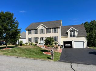 22 Sky Country Dr, Nashua, NH 03062