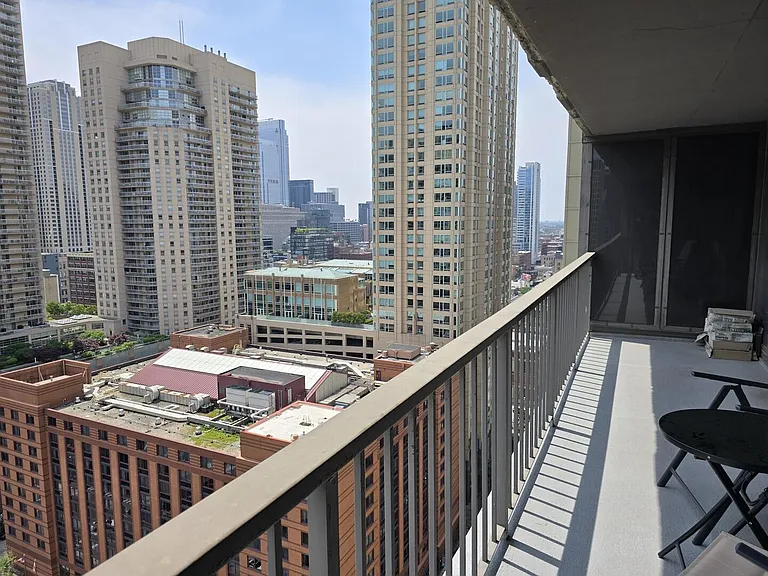 10 E Ontario St #2104 — Photo 14