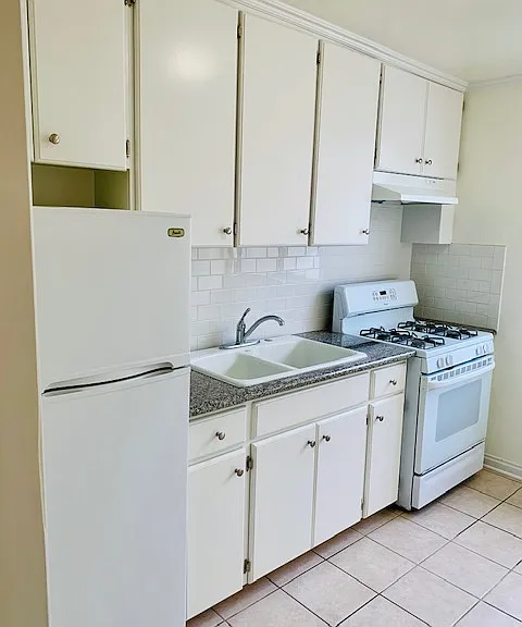 2304 S Carmelina Ave #5 — Photo 1
