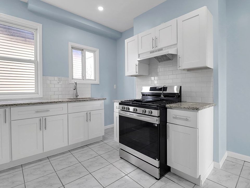 1st image of 144 Montgomery Ave APT 2
