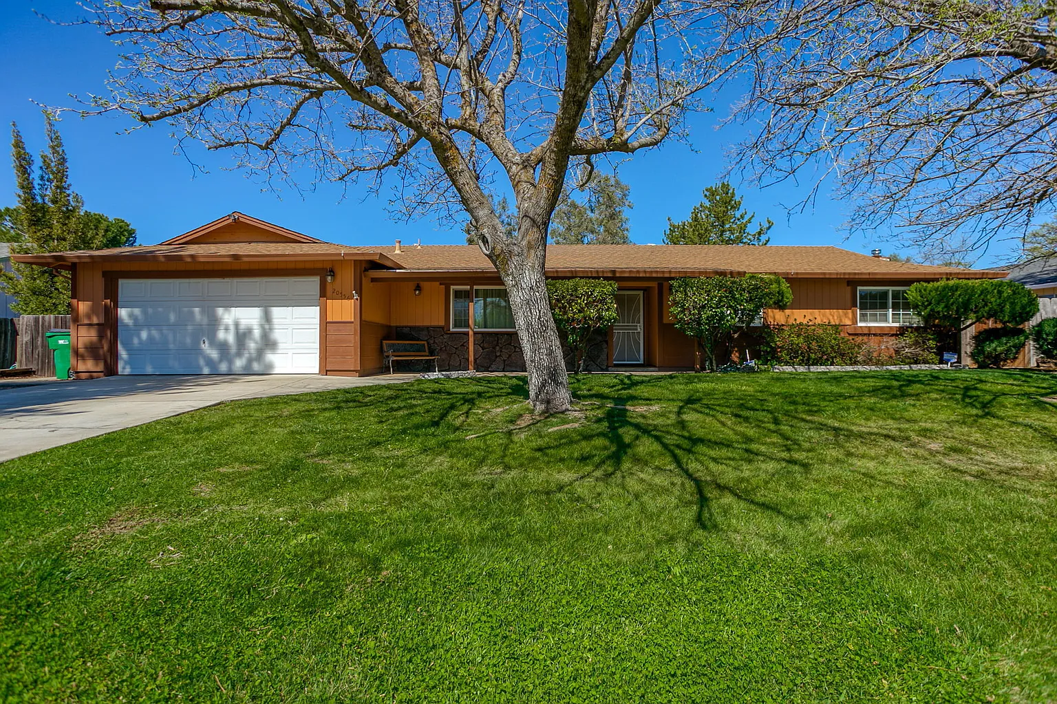 20556 Linda Ln photo 1