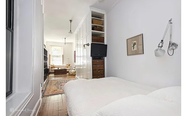 Rented by Douglas Elliman | media 4