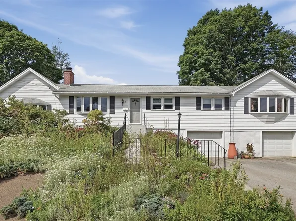 11 Farmington Cir, Marlborough, MA 01752