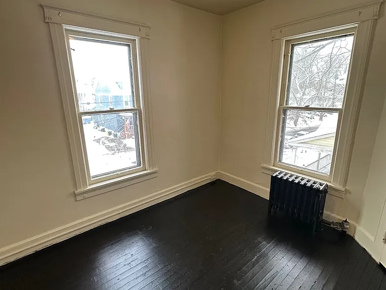 27 Duane Ave #2 — Photo 9