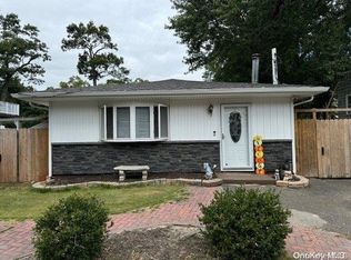 63 Carlton Ave, Mastic, NY