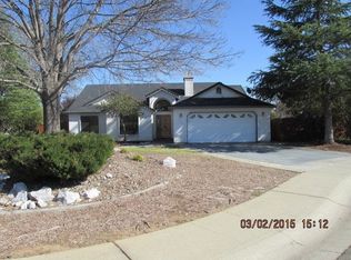 975 Hillsdale Ct, Redding, CA 96003