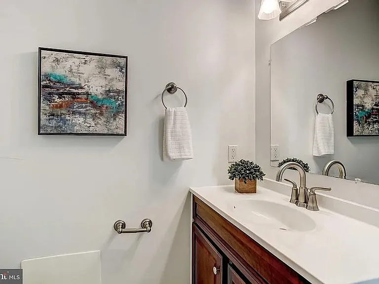 2604 Hudson St — Photo 25
