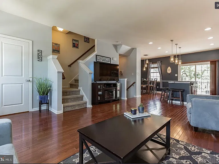 423 Dogwood Dr — Photo 9