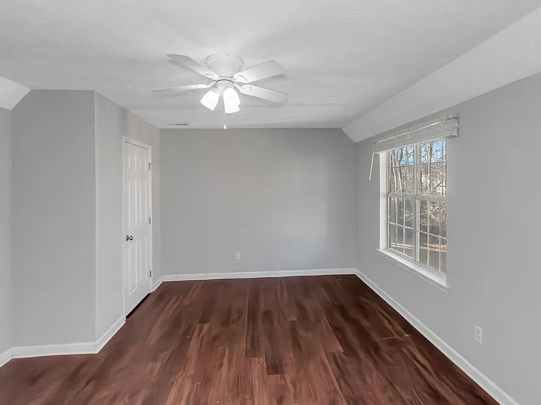 401 Edgewood Dr — Photo 32