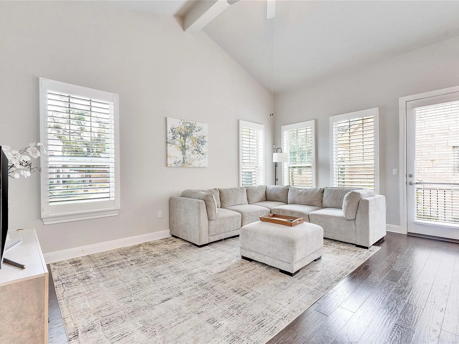 3 bed, 2.5 bath, 2208 sqft, $2,650 — Photo 4