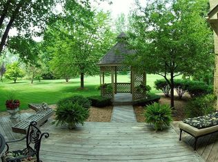 6713 Aurora Dr, Troy, MI