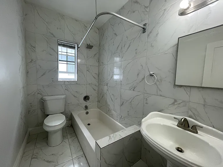 7450 Byron Ave #7 — Photo 5
