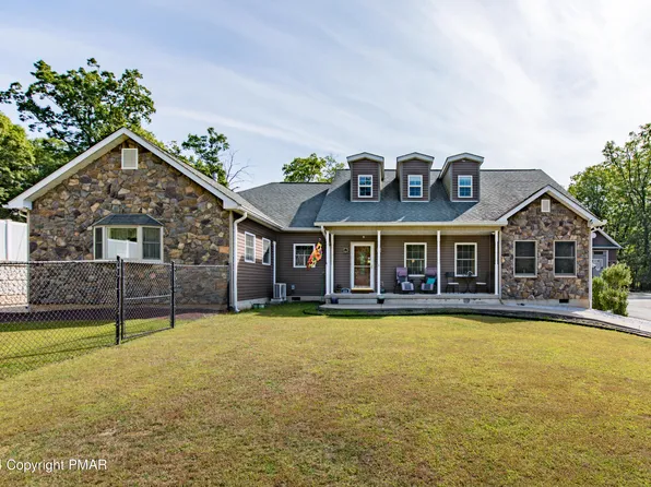 226 East Ct, Cresco, PA 18326