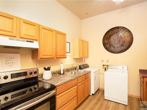 3rd image of 1049 Whispering Pines Dr
