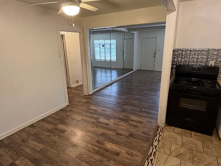 1438 Center St #1 — Photo 3