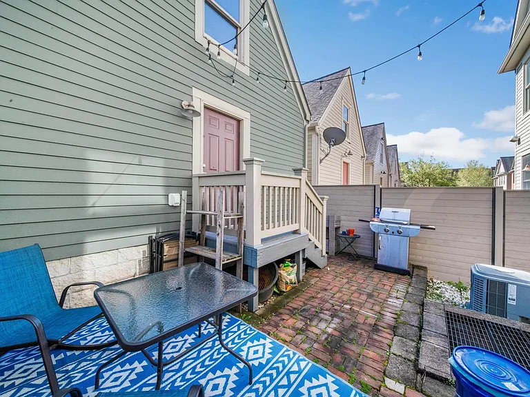 1018 Perry St #10-101 — Photo 24