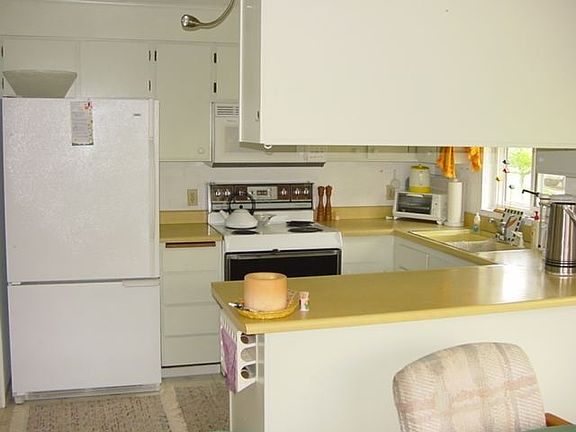 2nd image of 305 Airport Way