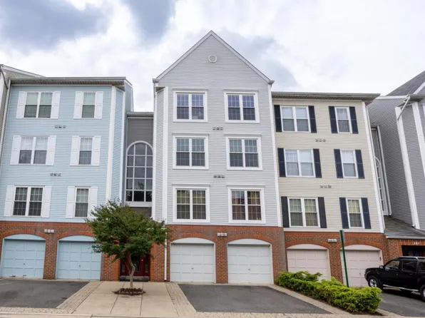 279 S Pickett St APT 301, Alexandria, VA 22304