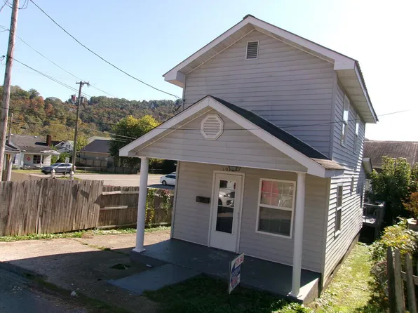 1016 Maple St, Paintsville, KY 41240