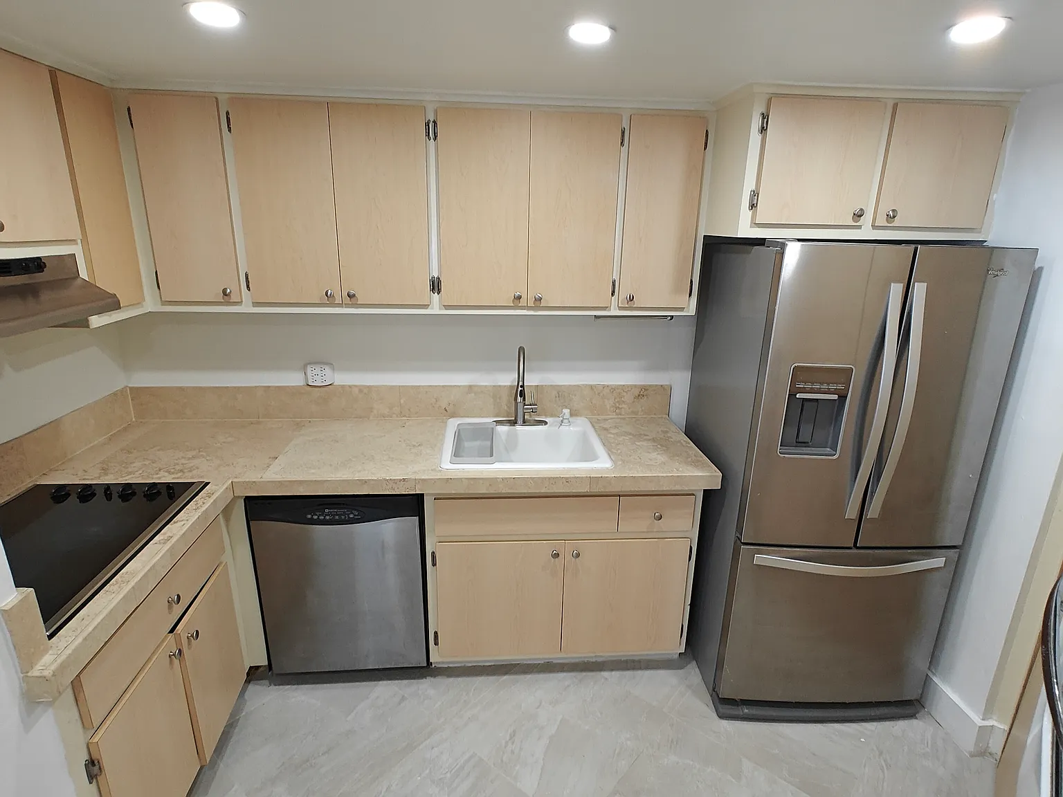 2 bed, 990 sqft, $3,200 — Photo 4