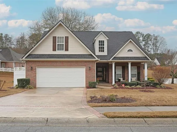 140 Winecoff Dr, Fayetteville, GA 30214