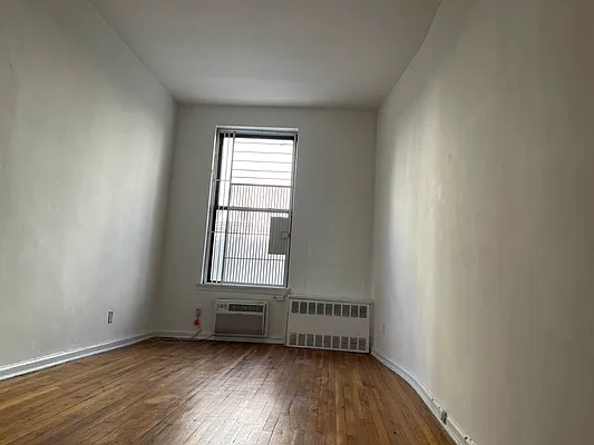 Rented by Eric Goodman Realty Corp | media 5