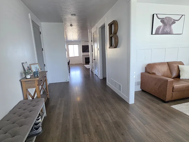 332 W Rocky Creek Way — Photo 3