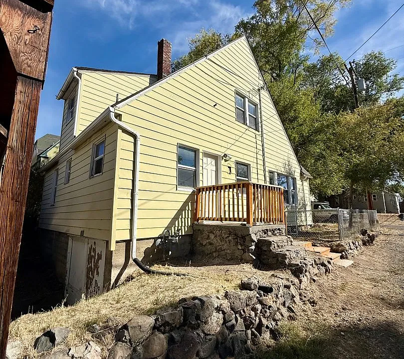 712 Mitchell St