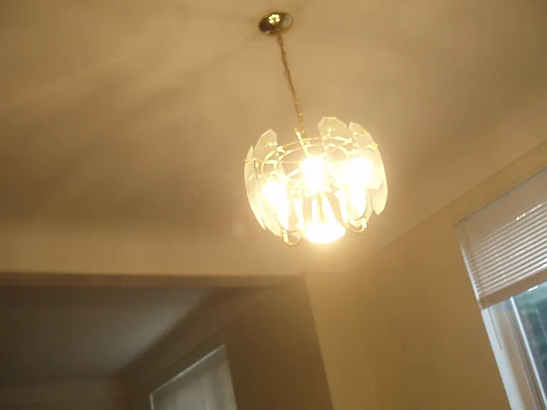 dining room light on dimmable switch