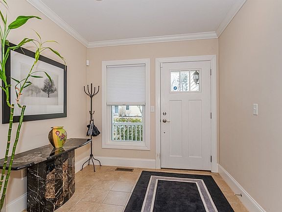 2nd image of 17 Heritage Way #9